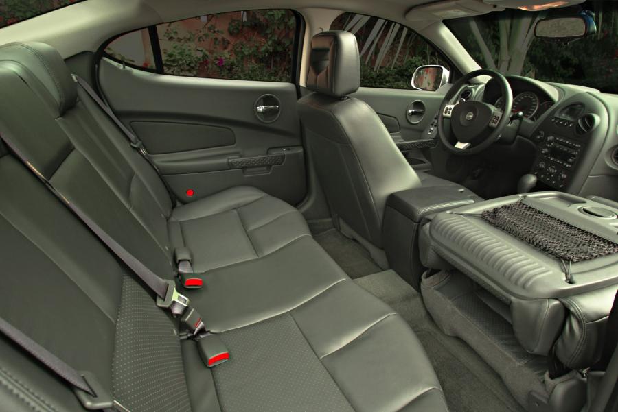  Pontiac Grand Prix 2005 года  (фото 21 из 44)